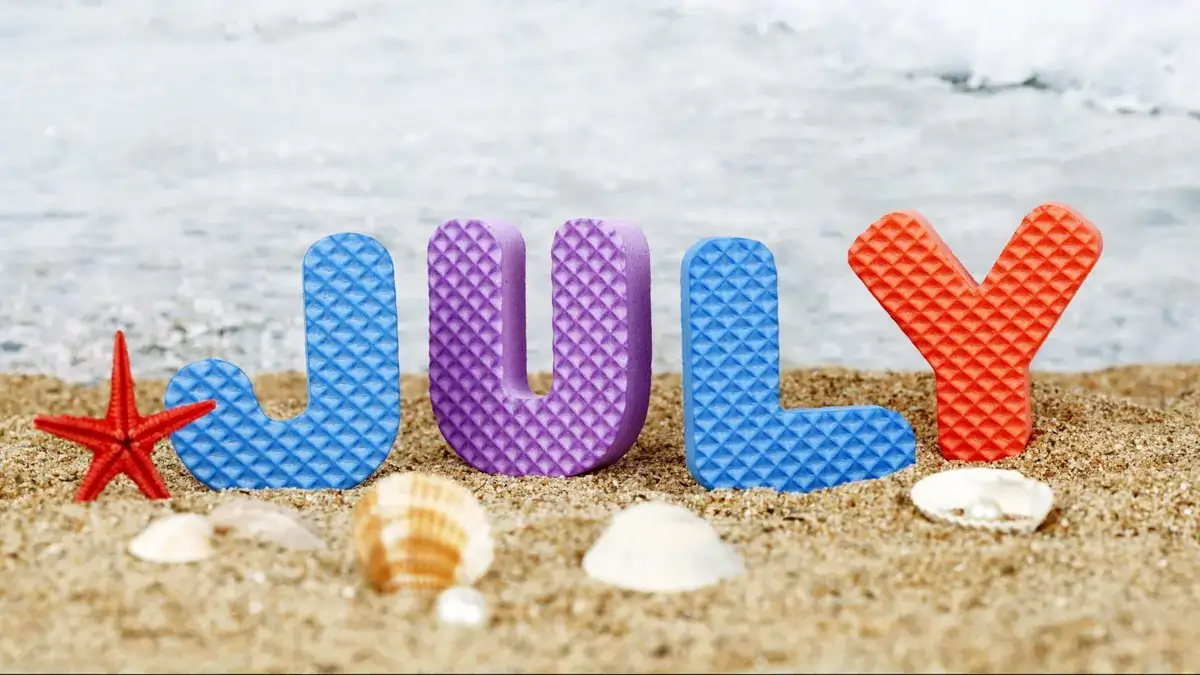 Reach Media Network July digital signage, beach and seashells