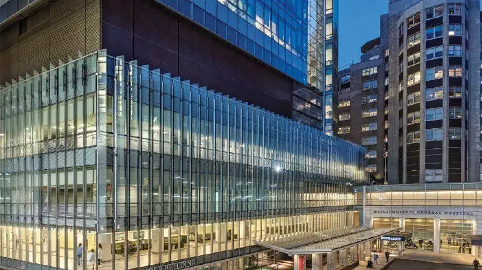 Massachusetts General Hospital exterior, Reach Media Network digital signage