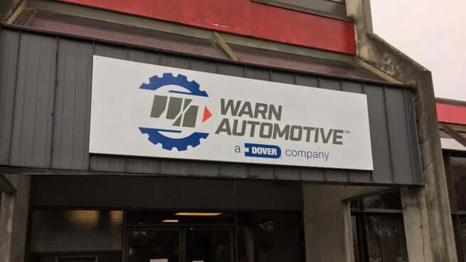 Warn Automotive Using Digital Signage for Internal Interaction