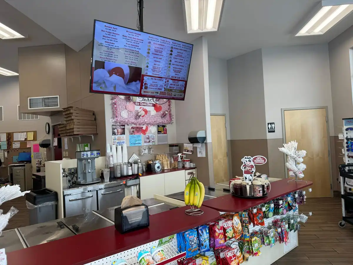 Stewart's Shops retail digital signage menu board, displaying ice cream flavors.