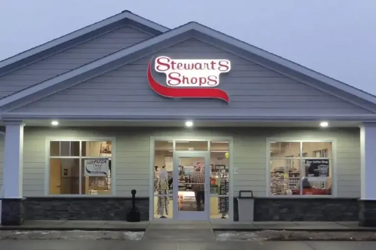 Stewart's Shops exterior, Reach Media Network digital signage case study