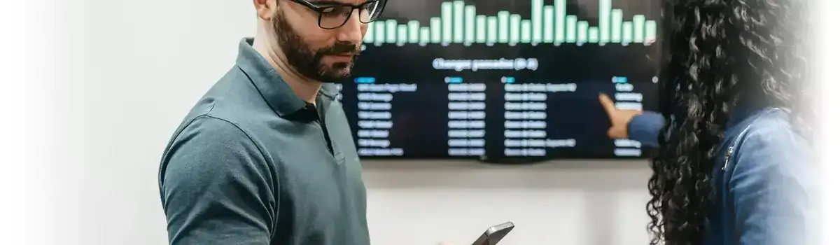 How Does Cloud-Based Digital Signage Software Work, Reach Media Network